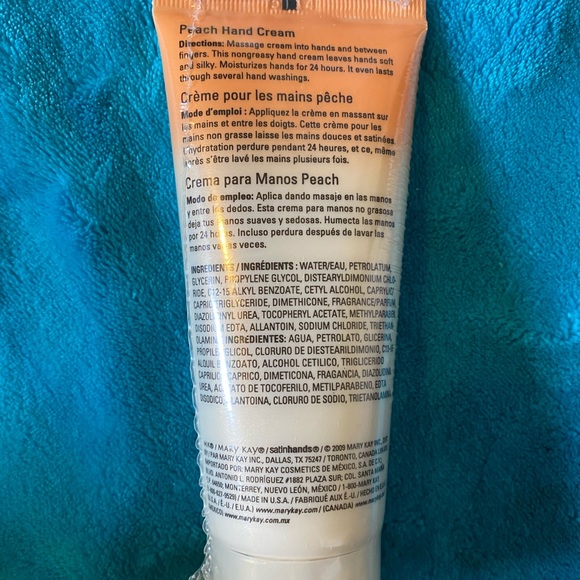Mary Kay peach scented hand cream - Picture 2 of 2